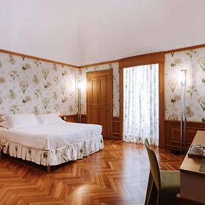 Queen Suite